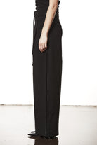 W ST 41826 WOMAN THOM KROM