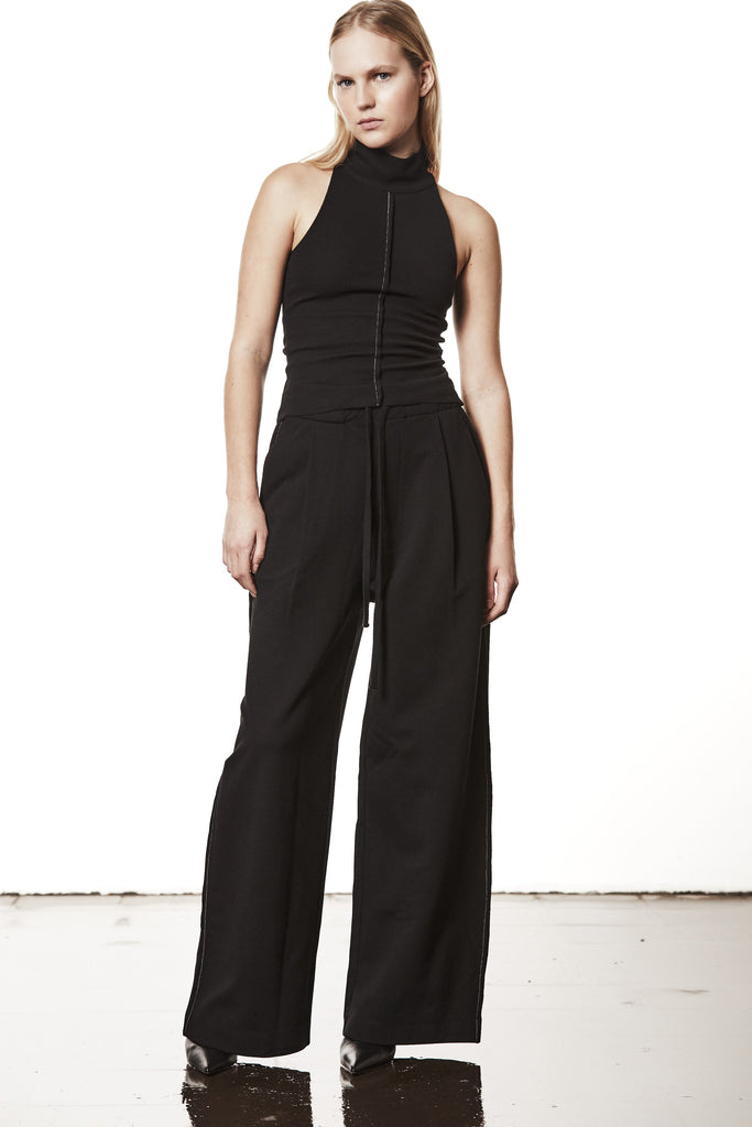 W ST 41826 WOMAN THOM KROM