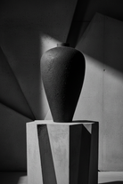 Black Luna vase 100 5