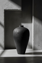 Black Luna vase 80 1