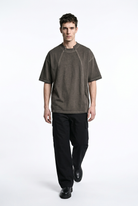 LA HAINE INSIDE US M1295 Mud cold-dyed cotton T-shirt, full-length walking view