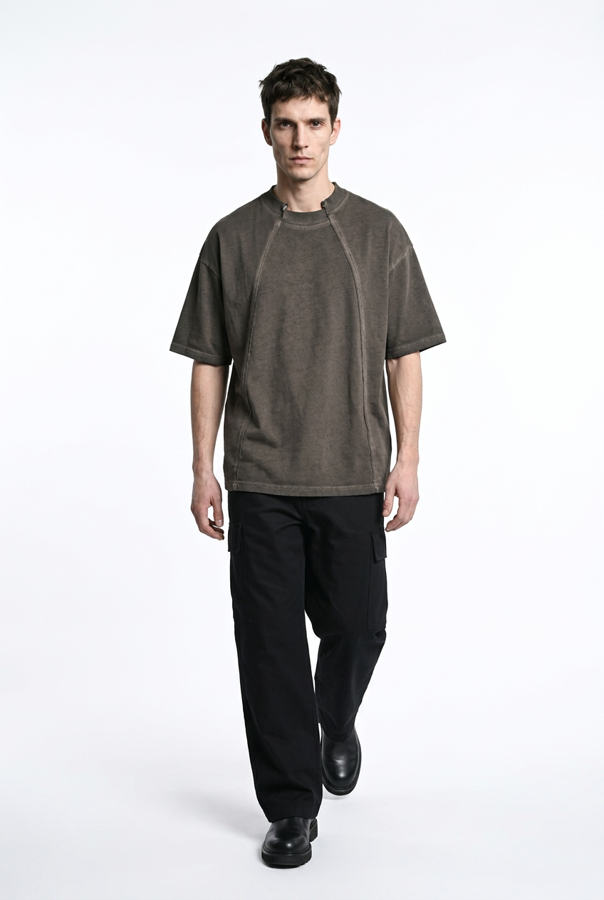 LA HAINE INSIDE US M1295 Mud cold-dyed cotton T-shirt, full-length walking view