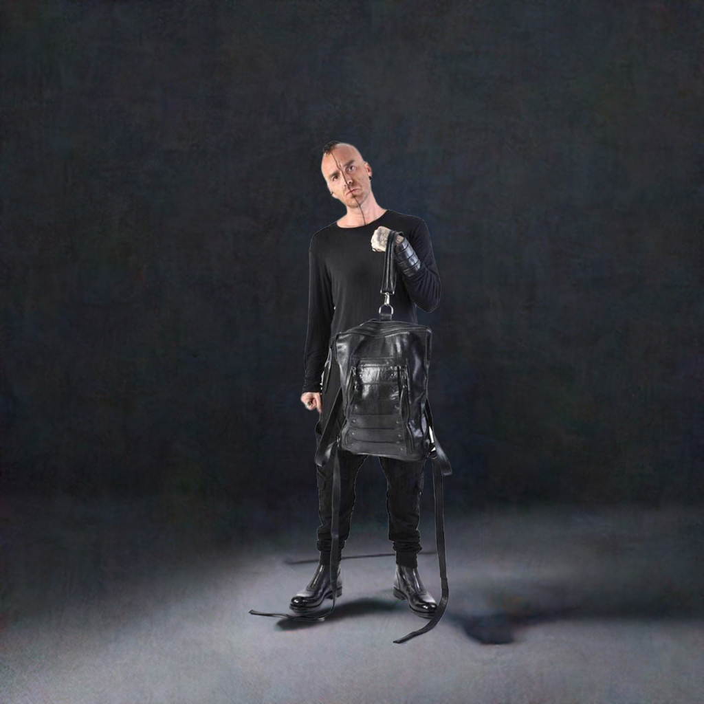 A33I LM16924 Black leather bag