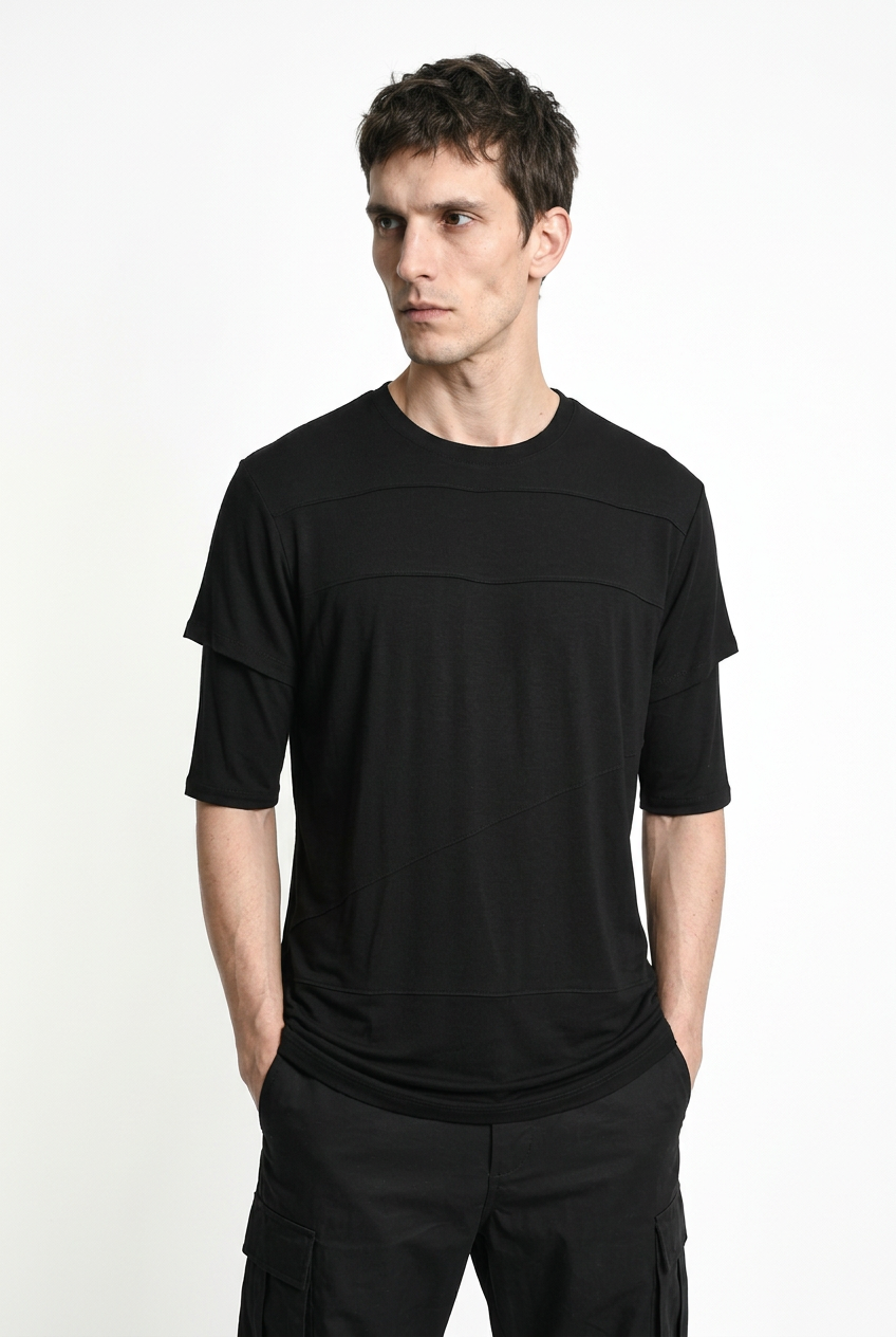 LA HAINE INSIDE US M1358 T-shirt in black — front view with hands in trouser pockets