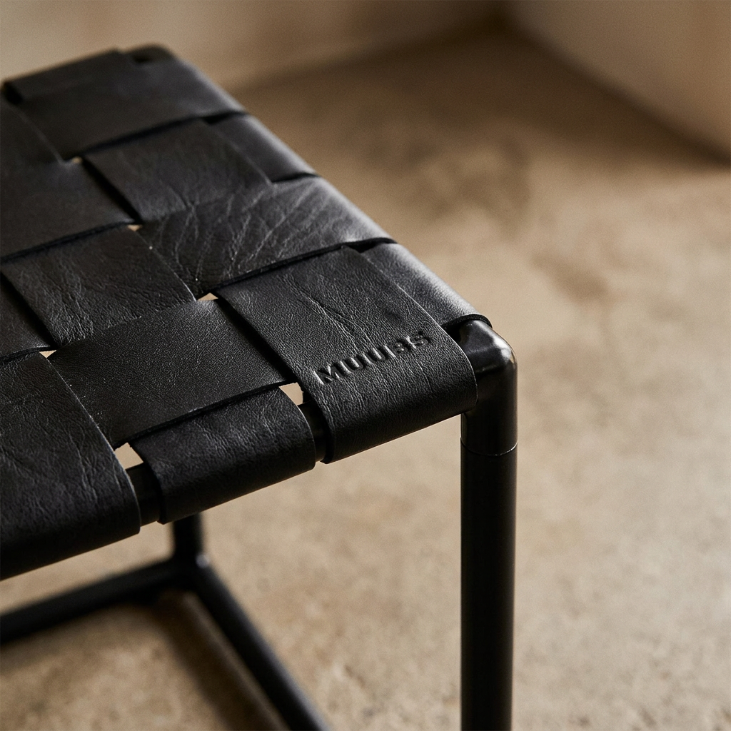 Soho woven leather detail