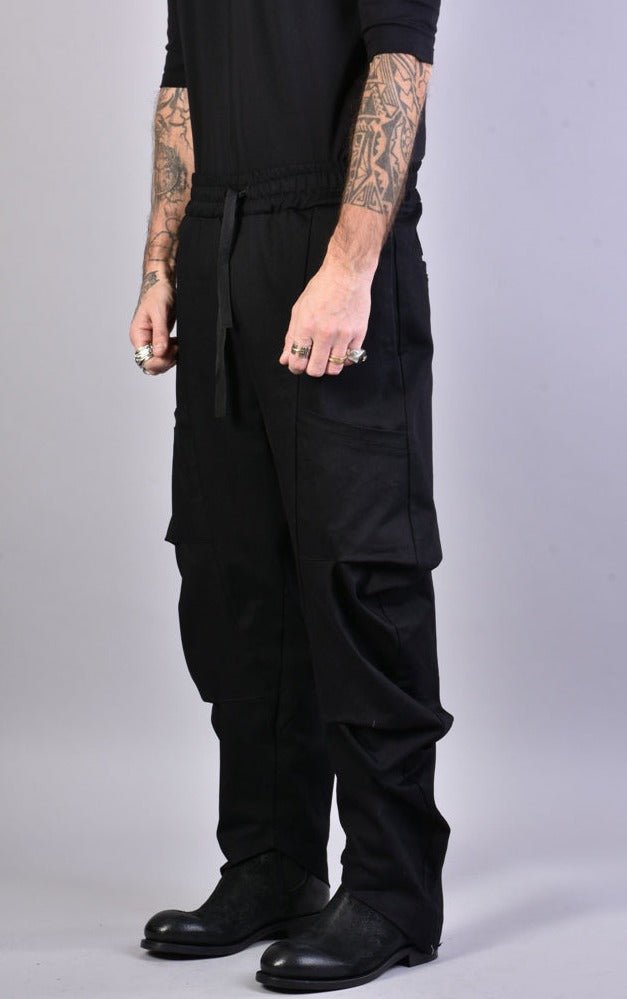 A33B LM022 BLACK



















Indulge in avant-garde fashion at its finest with our Bull Stretch Oversize Trouser, a harmonious blend of style and comfort. Crafted with meticuPantsLA HAINE INSIDE USTEPHRAA33B LM022 BLACK