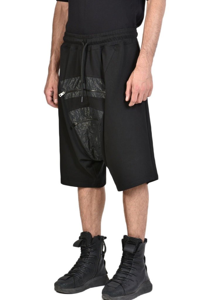 A33M ONKARA23BLACKUnleash your style with our irresistible Stretch Fleece Shorts. These eye-catching shorts feature metallic crumpled nylon accents on the front pockets, an elastic waBermudasLA HAINE INSIDE USTEPHRAA33M ONKARA23BLACK