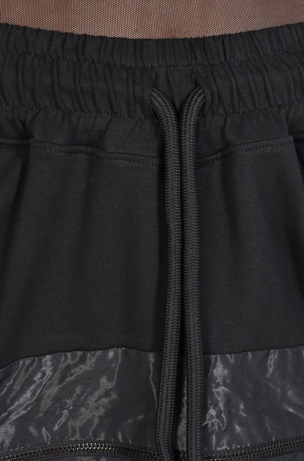 A33M ONKARA23BLACKDUnleash your style with our irresistible Stretch Fleece Shorts. These eye-catching shorts feature metallic crumpled nylon accents on the front pockets, an elastic waBERMUDASLA HAINE INSIDE USTEPHRAA33M ONKARA23BLACKD