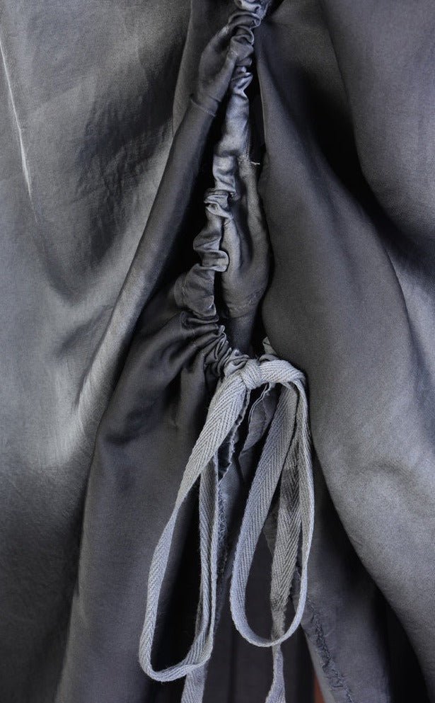 A39B SM206GREY









Welcome to our avant-garde haven, where style meets artistry. Discover our mesmerizing Satin Degrade Long Shirt, a masterpiece that embodies elegance and cTOPLA HAINE INSIDE USTEPHRAA39B SM206GREY
