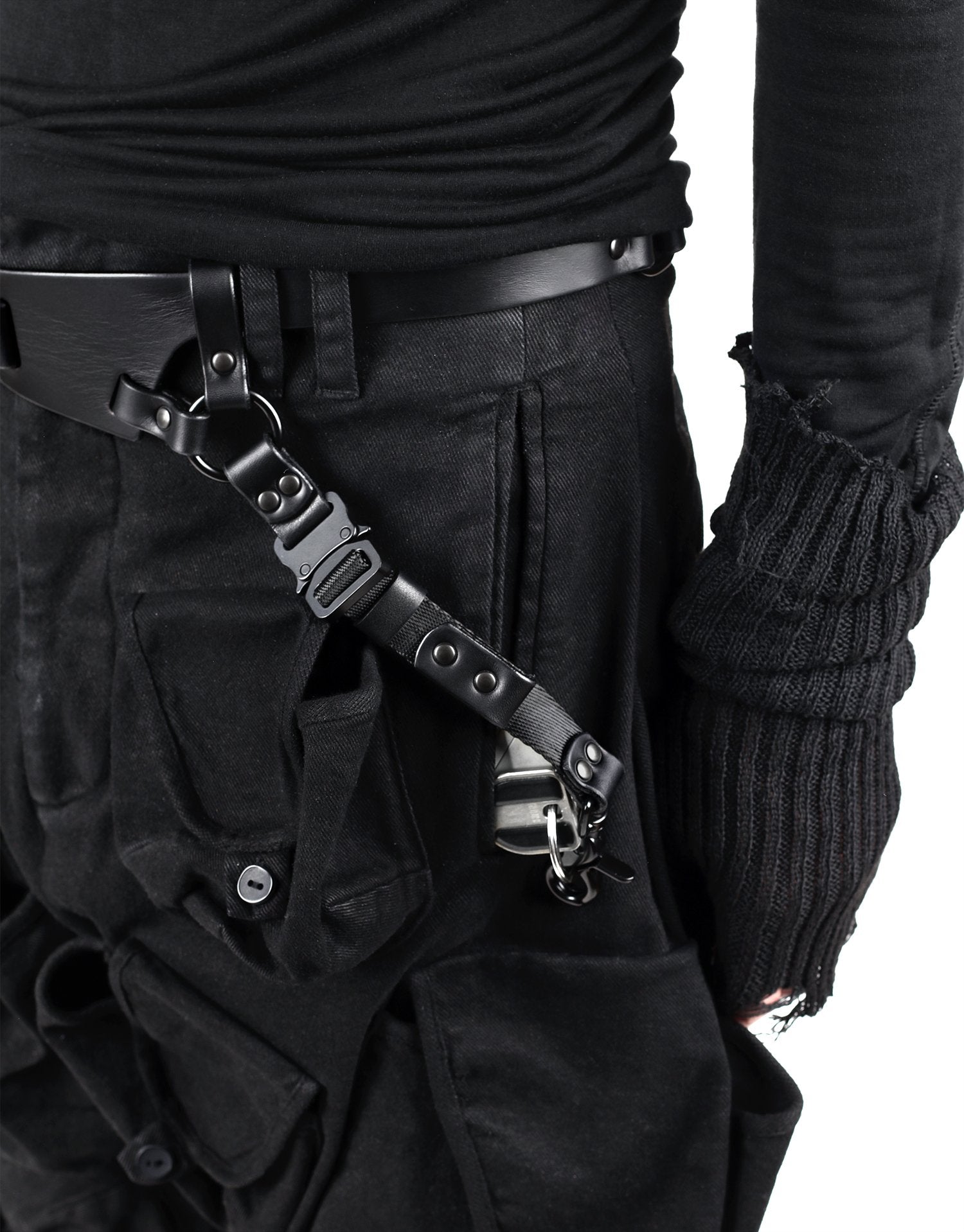 A3TEPHRA 1023BLACKComplete your style with the perfect accessory. This adjustable belt with a sleek press-release buckle and durable nylon webbing is the finishing touch you need. HanAccessori UnisexLA HAINE INSIDE USTEPHRAA3TEPHRA 1023BLACK