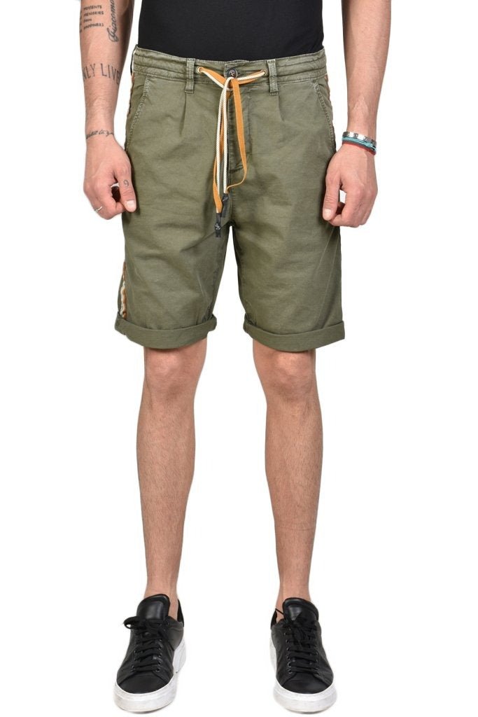 CR502223 Olive shorts man Bermudas XAGON MAN