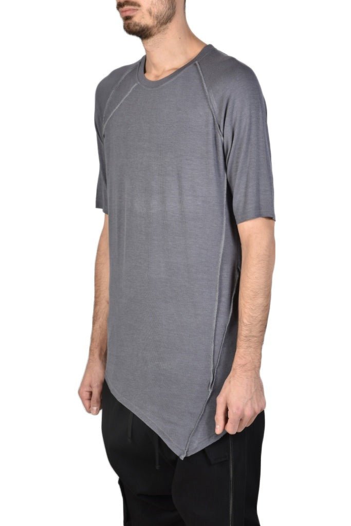 TR3J ENEMOS23GREYIntroducing our Viscose Asymmetric Regular T-Shirt! With its unique design, this shirt is sure to turn heads. The front and back real cut create an edgy, modern lookT SHIRTLA HAINE INSIDE USTEPHRATR3J ENEMOS23GREY