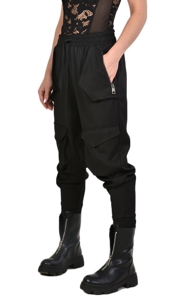 TR4B TAPACHULA23BLACKCool wool regular trouser - Elastic waist - Coulisse - Pockets with zip - Pocket with flaps
Made In ItalywomanLA HAINE INSIDE USTEPHRATR4B TAPACHULA23BLACK