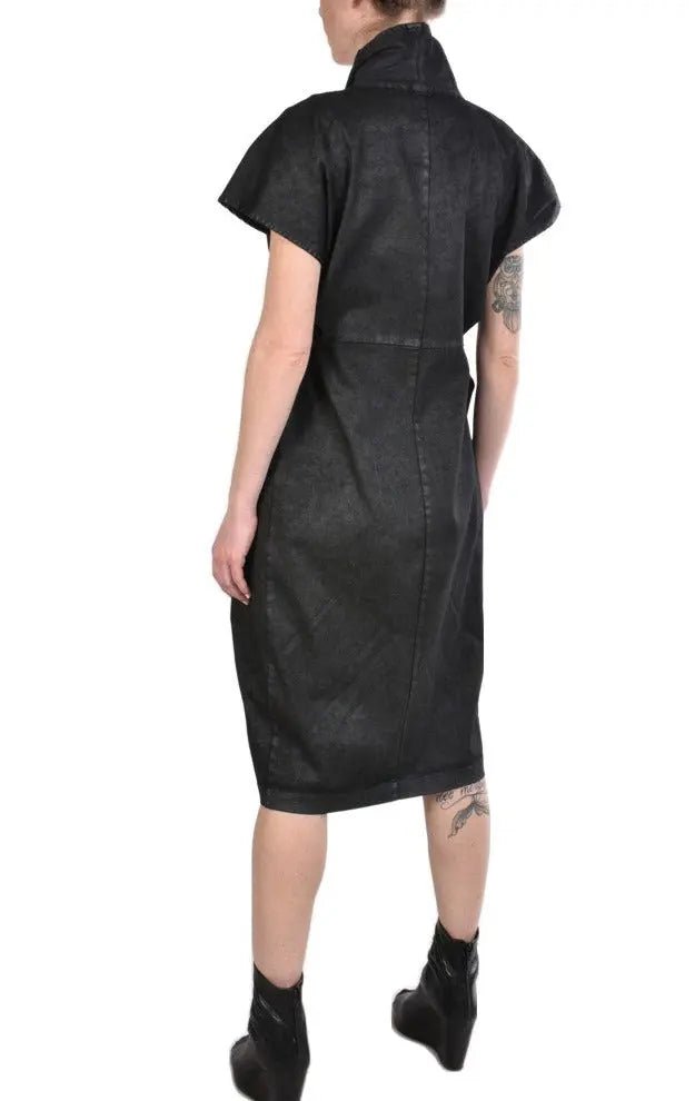 TR4B ZAZIE23BLACKGet ready to turn heads with this stunning stretch laminated dress! The perfect balance between style and comfort, this dress features an oversize fit that's both flwomanLA HAINE INSIDE USTEPHRATR4B ZAZIE23BLACK